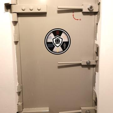 Dveře do protiatomového krytu