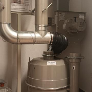 Uhlíkový fitr a ventilační jednotka s možností ručního pohonu