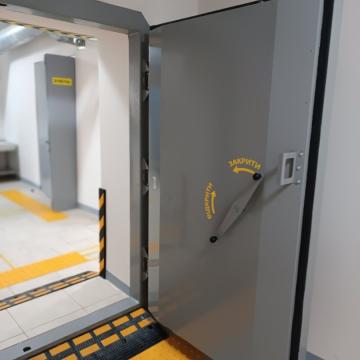 DU III blast door shelter